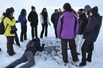 ÇıLDıR GÖLÜ - Çıldır Gölü Üzerinde Atlı Kızak Keyfi