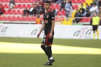 SANI KONUKOĞLU - Gazişehir Gaziantepli Genç Futbolcunun Kolu Kırıldı