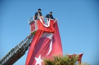 MEHMET BOZKURT - Hatay'da Mehmetçiğin Geçiş Güzergahlarına Dev Türk Bayrakları Asıldı