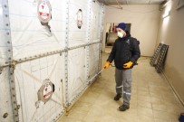 KÜÇÜKÇEKMECE BELEDİYESİ - Küçükçekmece Belediyesinden Okullarda Dezenfekte Çalışması