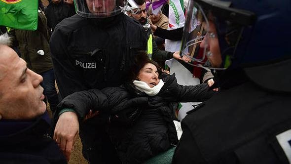 PYD/PKK yandaşları Berlin'i karıştırdı