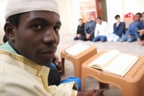 Afrikalı Öğrencilerden Mehmetçiğe Dua