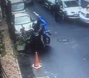 Bu Kez Motosikleti Değil Kaskı Çaldılar