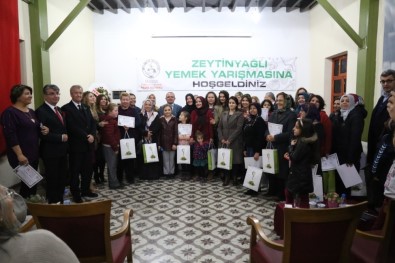 Burhaniye'de En Güzel Zeytinyağlı Yemek Yapmak İçin Yarıştılar