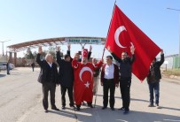 ÖNCÜPINAR - 'Işıklı Tosun Paşa' Sınır Kapısında Askere Kavurma İkram Etti