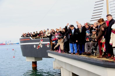 Mübadelenin 95. Yılında Denize Karanfil Atıldı