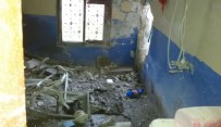 EVDE ÇALIŞMA - Reyhanlı'da Bir Evin Banyosuna Roket Düştü