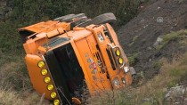 HAFRİYAT KAMYONU - Sarıyer'de Trafik Kazası