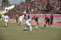 UŞAKSPOR - TFF 3. Lig  UTAŞ Uşakspor Açıklaması1 Kocaelispor Açıklaması2