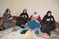 UZUN ÖMÜR - Afrin Kahramanları İçin Muşlu Kadınlardan Atkı Ve Bere