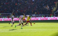 SARı KART - Azubuike, Antalyaspor Maçında Cezalı Duruma Düştü