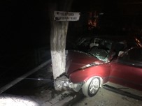 EHLİYETSİZ SÜRÜCÜ - Emanet Arabayla Dehşet Saçtı, 4 Yaralı