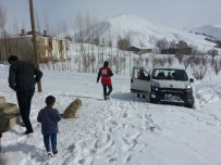 Kızılaydan Evi Yanan Geylani Ailesine Yardım Eli