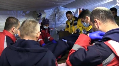 Ölüme Terk Edilen Engelli Afrinli Kadını Türk Askeri Kurtardı