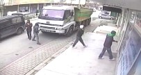 Gündüz Herkesin Gözü Önünde Dükkanı Soydular