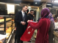 Ülkü Ocaklarından Esnaf'a Türk Bayrağı