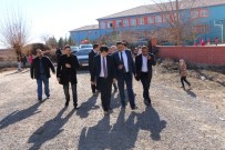 FARUK ÇELİK - Kaymakam Çelik Ve Başkan Özyavuz Okulları Ziyaret Etti