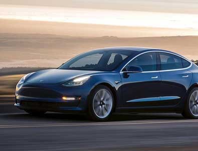 Tesla Model 3 ile Amerika'daki en hızlı yolculuğu yaptılar