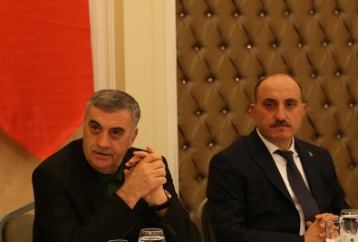 Başkan Toçoğlu AK Parti İl Değerlendirme Toplantısı'na Katıldı