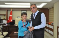 TÜRKİYE ATLETİZM FEDERASYONU - Belediye Başarılı Sporcuları Ödüllendirdi