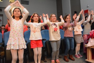 Körfez 2017'De Çocuklara Sinema Ve Tiyatroyu Sevdirdi