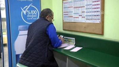 Sigara Parasını Artık Kediler İçin Harcıyor