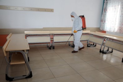 Talas'ta Okullar İlaçlandı