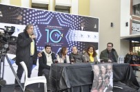 DENİZ ORAL - 'Vay Sen Misin Ben Olan' Oyuncuları Forum Mersin'de Hayranlarıyla Buluştu