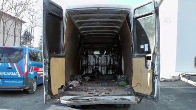 15 Kişilik Minibüste 59 Kaçak Göçmen Yakalandı