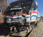 ABD'de Senatörleri Taşıyan Tren Kaza Yaptı