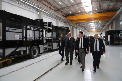 ATO Başkanı Baran, Türkiye'nin İlk İhraç Edilecek Metro Araçlarını İnceledi