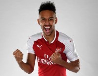 MANCHESTER - Aubameyang resmen Arsenal'de
