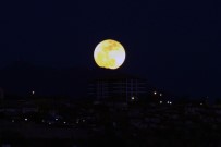 AY TUTULMASI - Başkentte Süper Kanlı Mavi Ay Manzarası