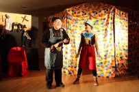 ÇOCUK TİYATROSU - Bayraklı'da Çocukların Tiyatro Keyfi