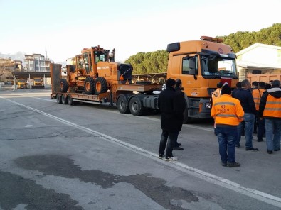 Denizli'den Afrin'e İş Makinesi Gönderildi