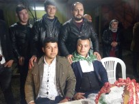 Düğüne Gönderilir Gibi Asker Ocağına Uğurlandılar