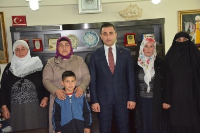 Güroymak'ta Yoksul Ailelere Ev