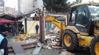 Halkevi'ndeki 28 Dükkandan 23'Ü Yıkıldı