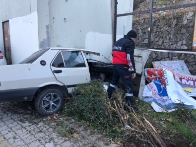 Isparta'da  Trafik Kazası Açıklaması 4 Yaralı