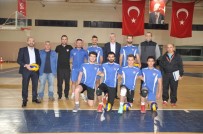 Karacabey Belediyesporlu Voleybolcular Final Grubunda