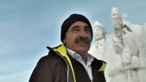 KAYAK TUTKUNLARI - Kardan heykeller kayak merkezinde ilgi odağı oldu