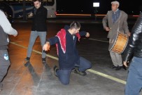 Kınalı Kuzular Davul Zurna İle Birliklerine Uğurlandı