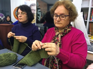 Mehmetçik İçin İlmek İlmek Atkı, Bere Ördüler