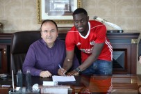 BORDEAUX - Sivasspor'da Henri Saivet Sözleşmeyi İmzaladı