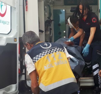 Yaşlı Kadın İntihar Etmek İsteyen Genci Son Anda Kurtardı