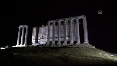 Zeus Tapınağı'nda 'Süper Kanlı Mavi Ay' Tutulması