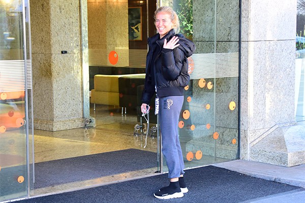 Burcu Esmersoy makyajsız yakalandı