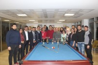 HÜSEYIN YAŞAR - Bilardo Şampiyonları Madalyalarını Aldı