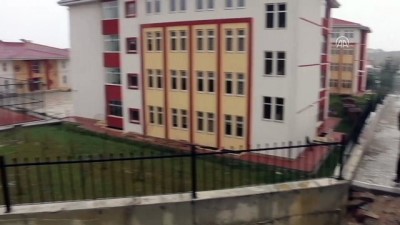 Çiftlikköy'de Okul Bahçesinde Heyelan