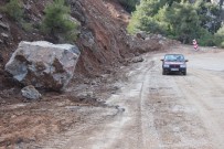 KARAÇAY - Denizli'de Heyelan